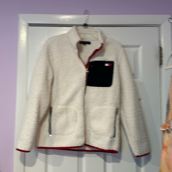 Tommy Hilfiger, beautiful white Sherpa jacket with signature RWB trim! - Picture 1 of 6